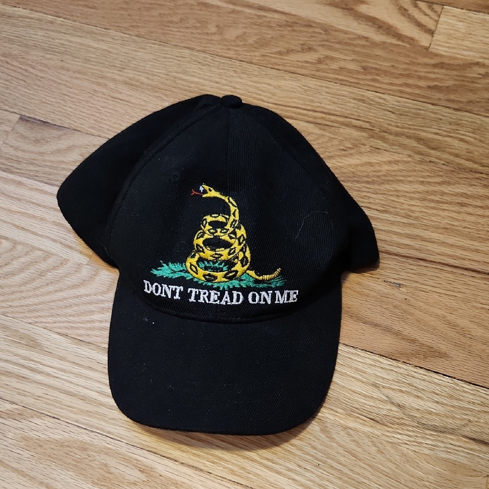 Black Cap with Snake Embroidery Don't Tread On Me